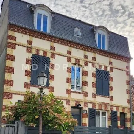 فيلة Maison Centre فيلرفيل